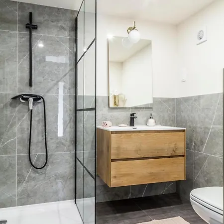 Greta's Rose Apartment